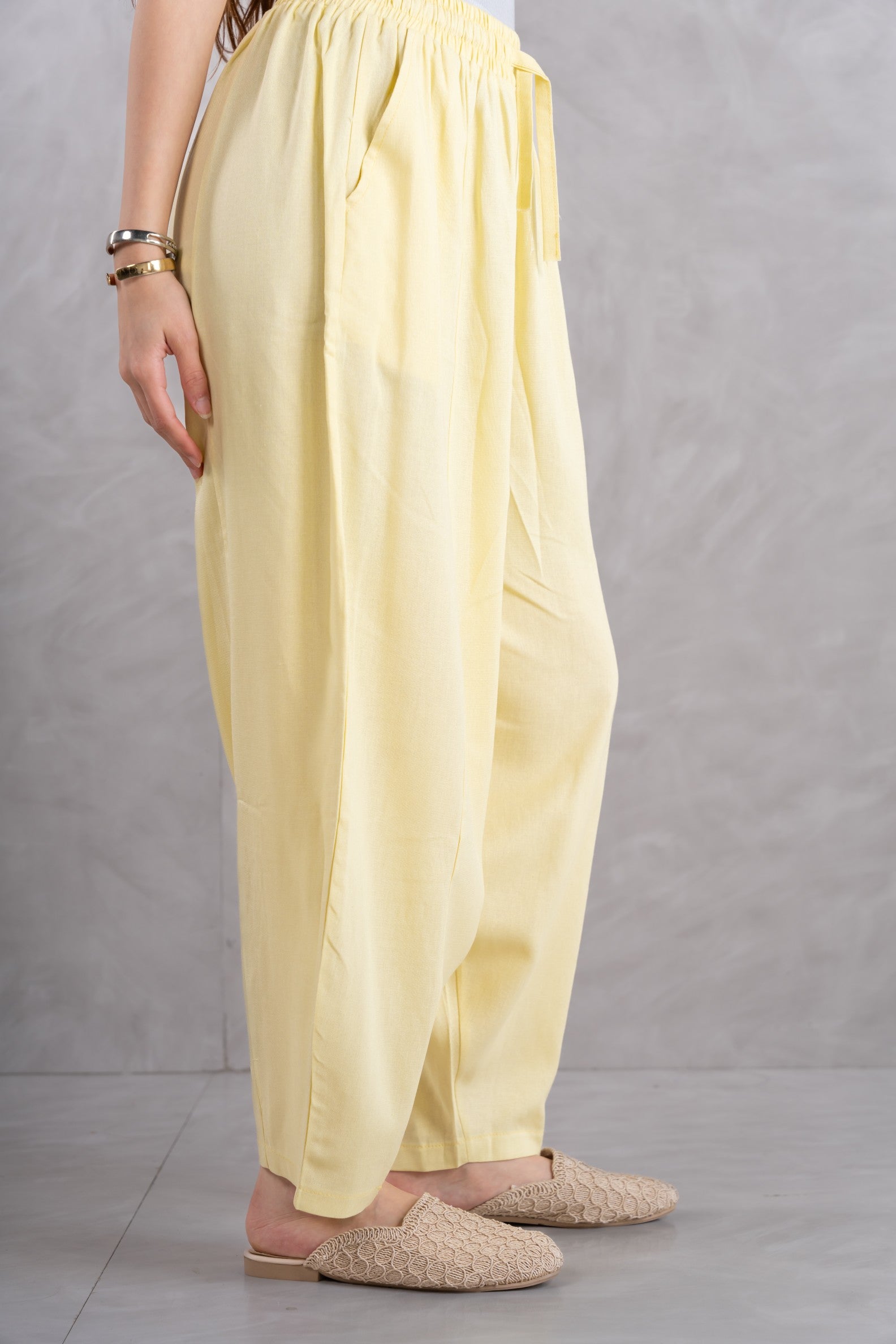 Balloon linen pants